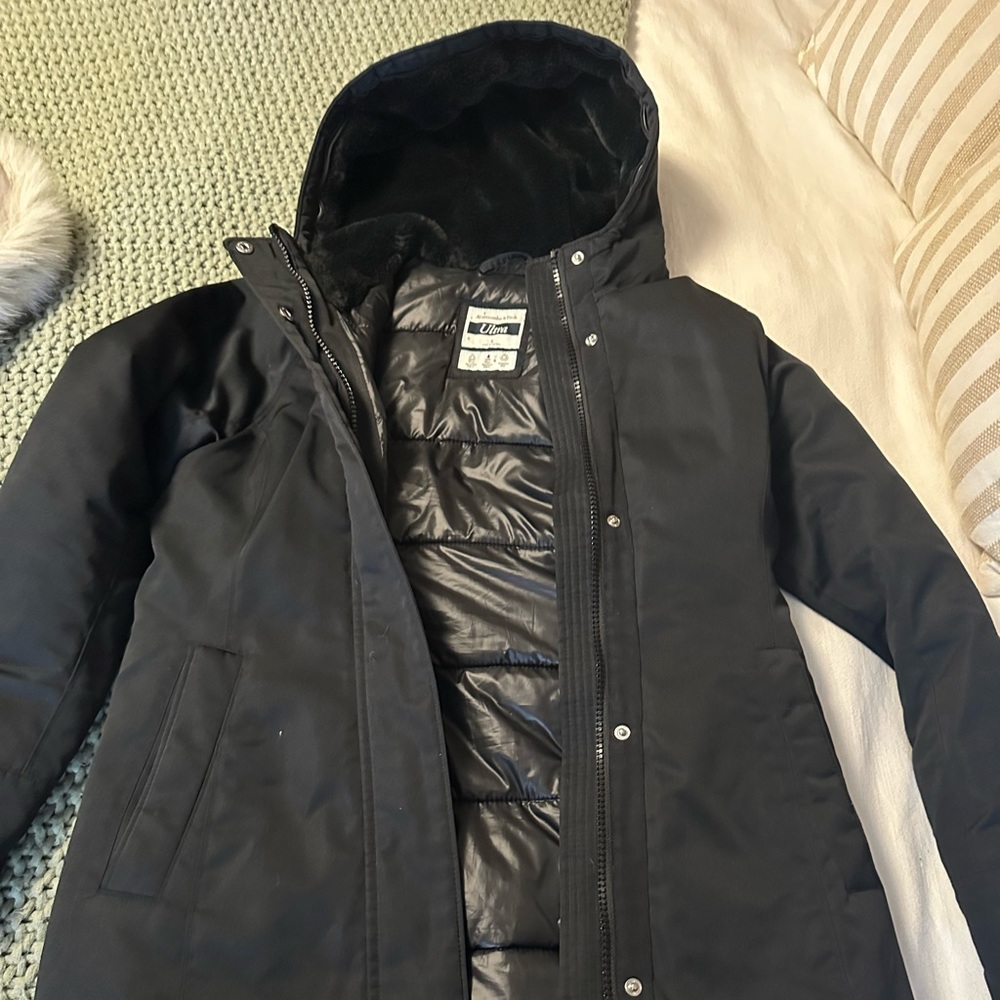Looking for Abercrombie and Fitch parkas !!